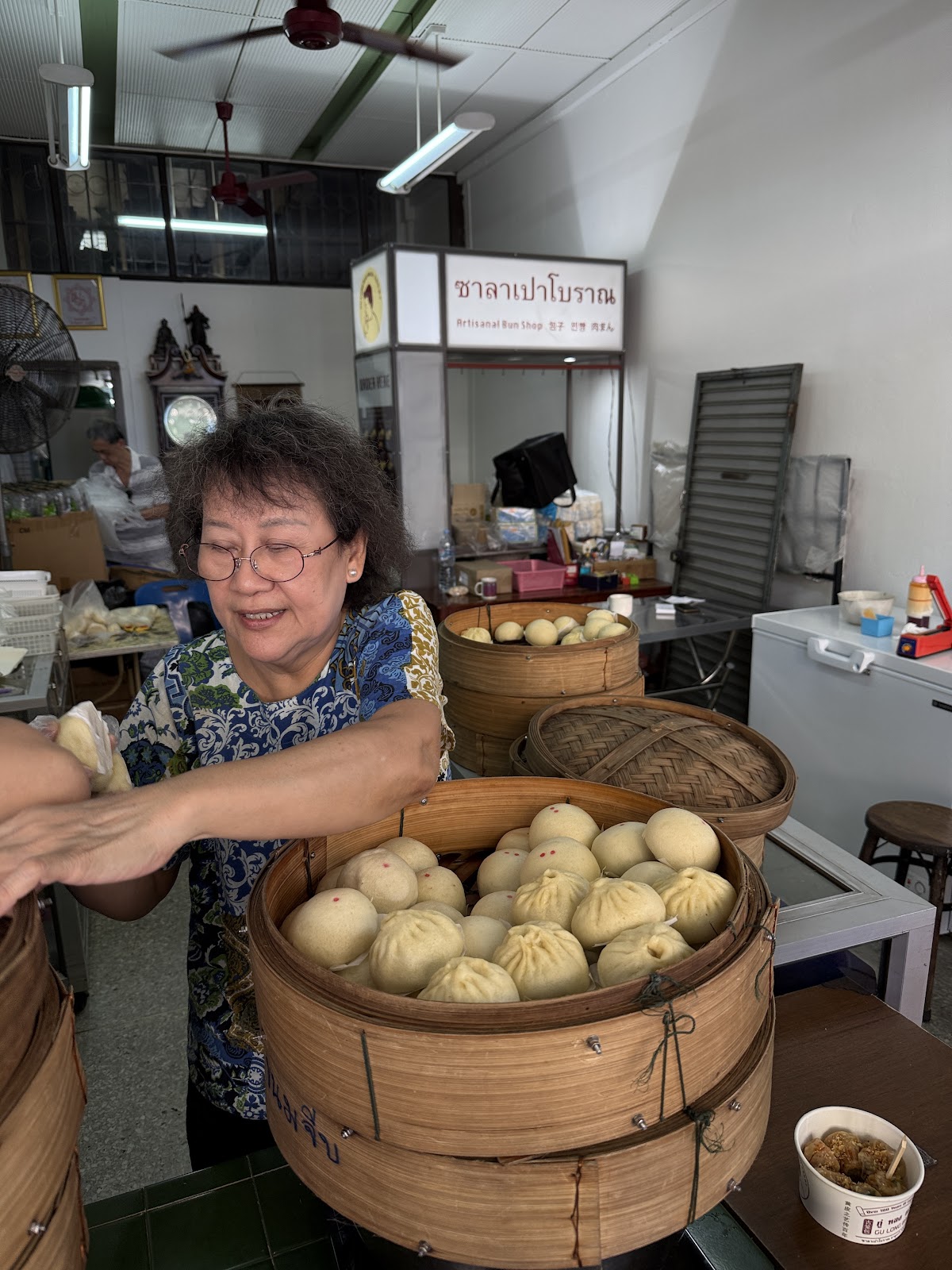 Gu Long Bao Artisanal Bun Shop 古笼包包子店 กู่หลงเปา ซาลาเปาโบราณ (สาขาเจริญกรุงหมอมี Charoenkrung Momi)