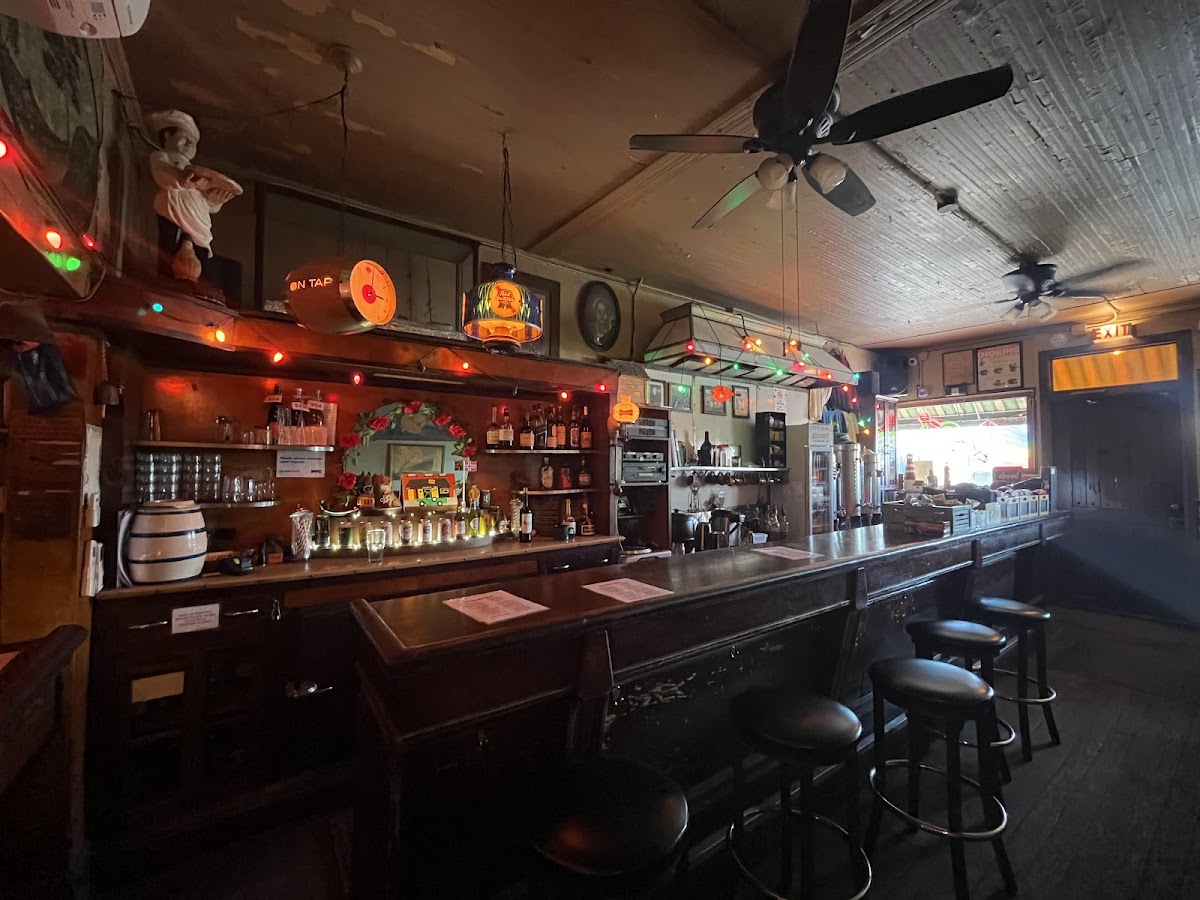 Sunny’s Bar