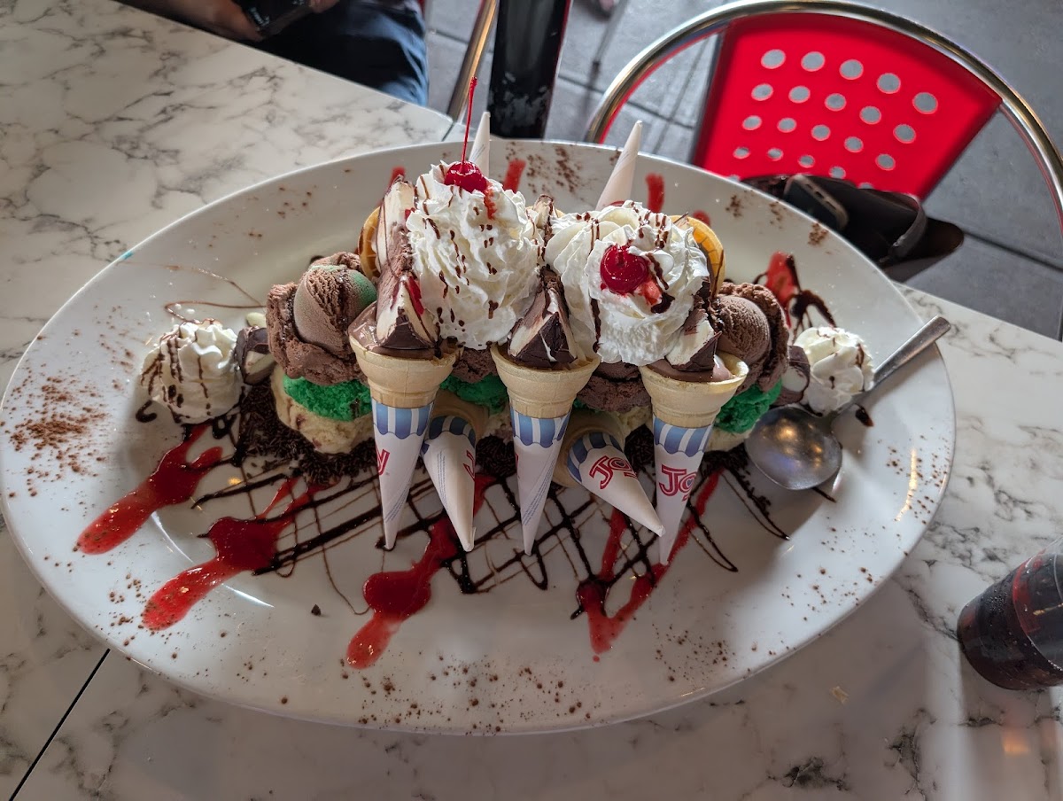 L&B Spumoni Gardens