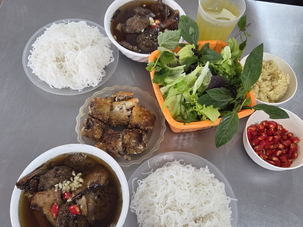 Hùng Lẩu - Bún Chả