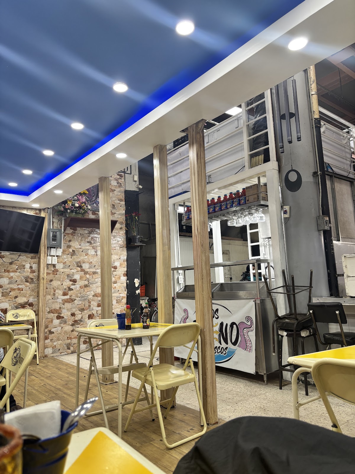 Los Sirenos Mariscos